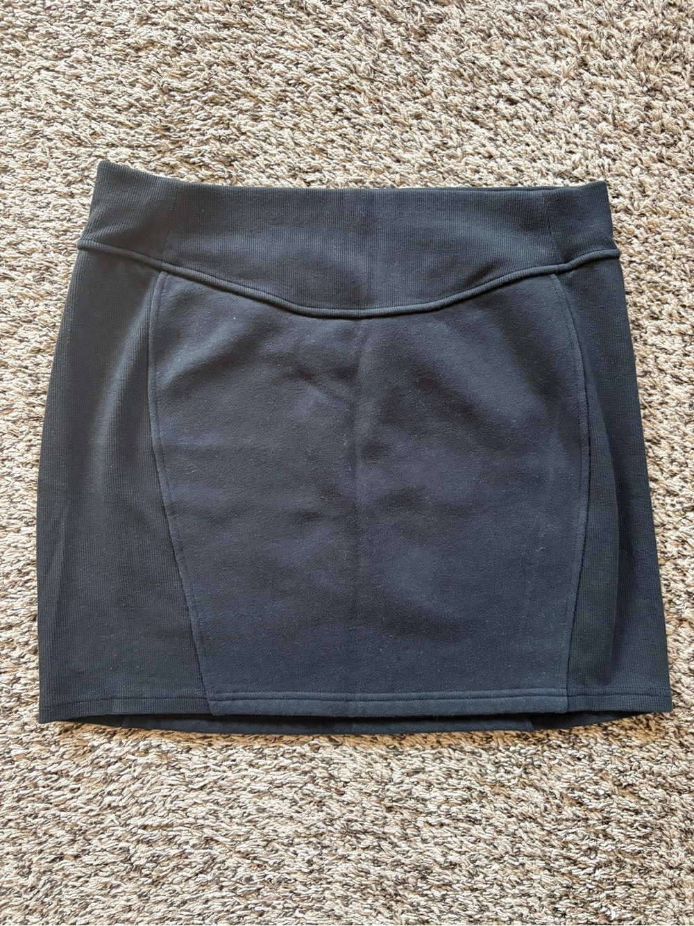 Women’s Lululemon Black Scuba mini skirt